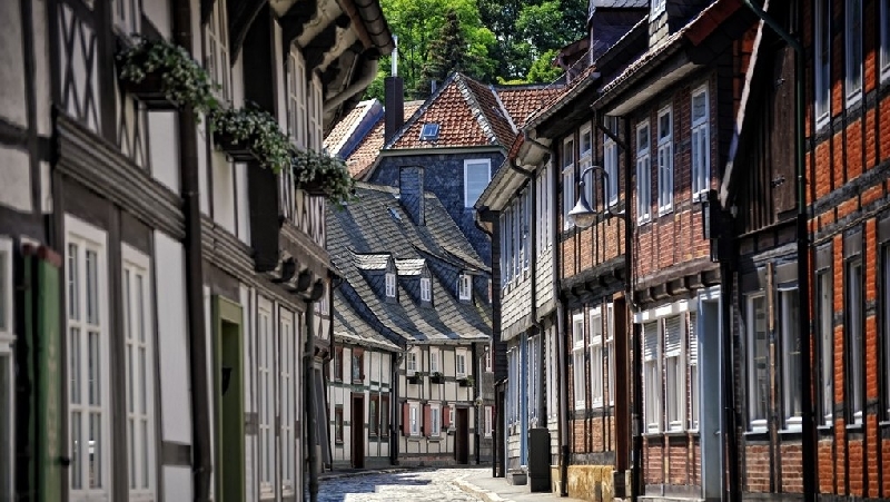 Goslar old town (source: Harz Tourist, credit: Stefan Schiefer)